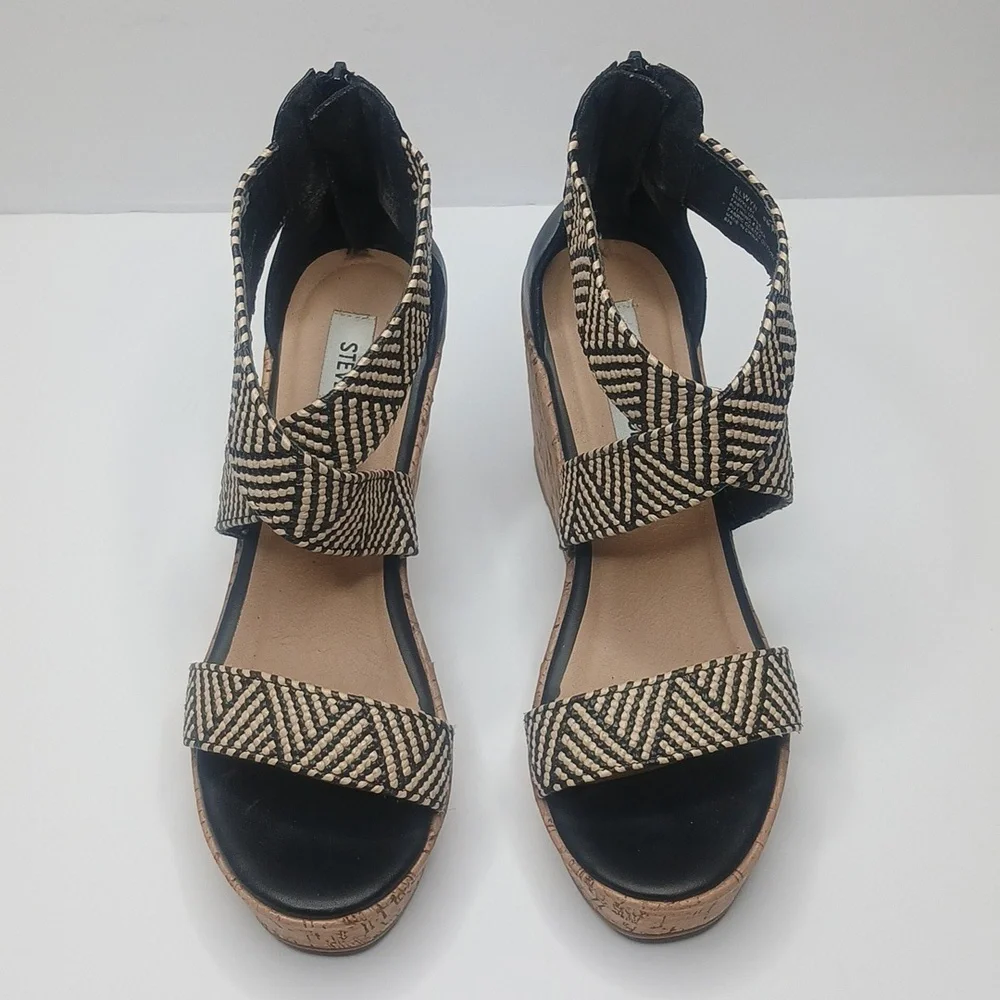 Steve Madden Elwyn Wedge Sandal‎ Women 8M Black Tan Chevron Platform Cork Heel